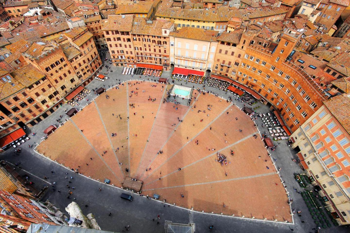 Stilmoderno Nice Apartment In Siena'S Historic Center, Just Steps From Piazza Del Campo Bagian luar foto